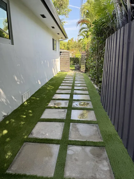 putting green backyard